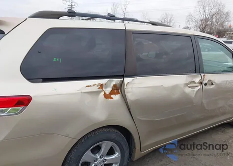 2013 Toyota Sienna Le V6 8 Passenger from USA, damaged, VIN 5TDKK3DCXDS342437